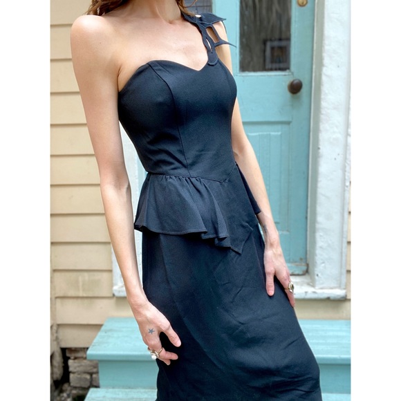 Vintage one shoulder cocktail dress - Picture 3 of 8